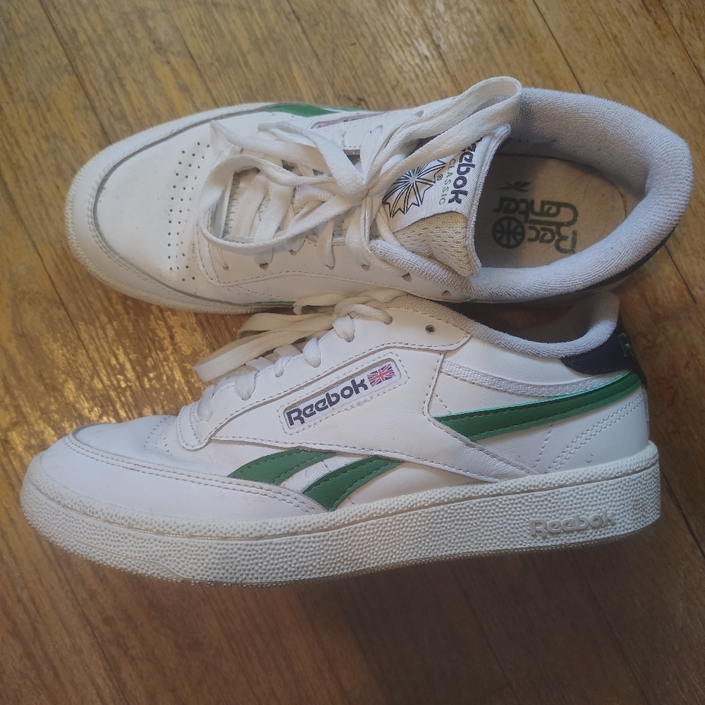 Reebok Green and Navy Womens 8.5 Mens 7 Club C Classic Leather Sneakers
